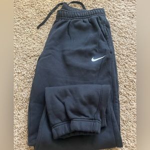 Nike sweats. Never worn. Women’s large.